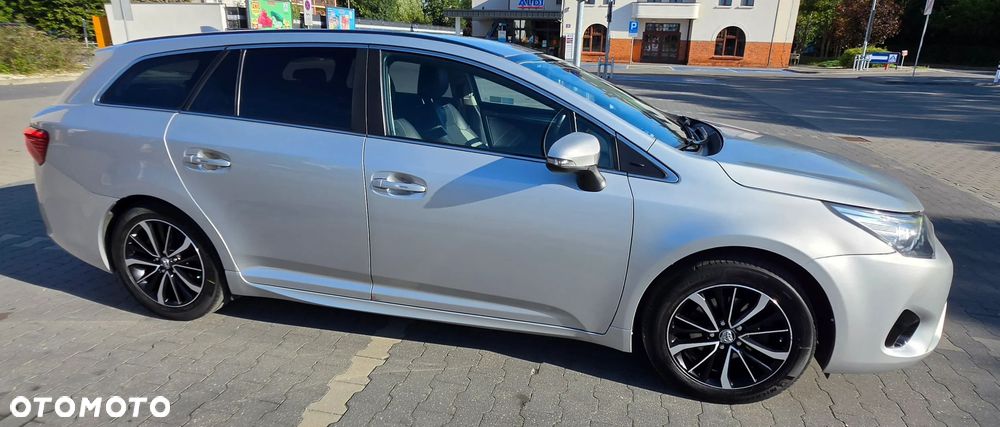 Toyota Avensis 1.8 Premium MS - 5