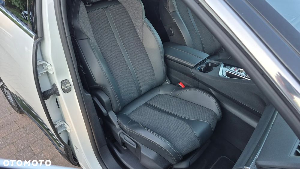 Peugeot 5008 PureTech 180 EAT8 Stop & Start GT Pack - 24