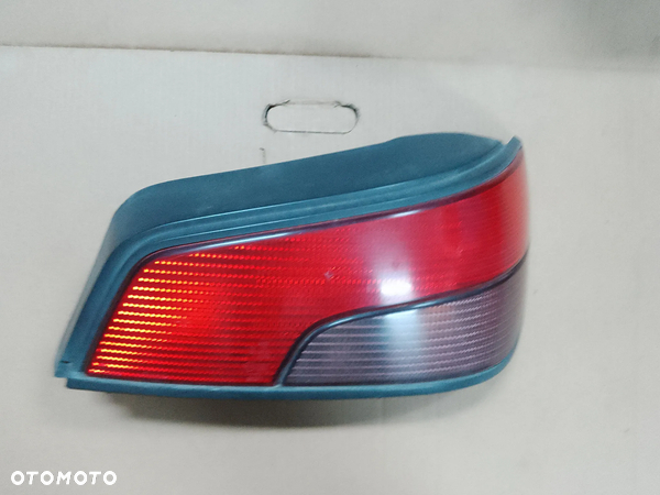 Peugeot 306 Części Lampa Tylna Prawa Tył Prawy