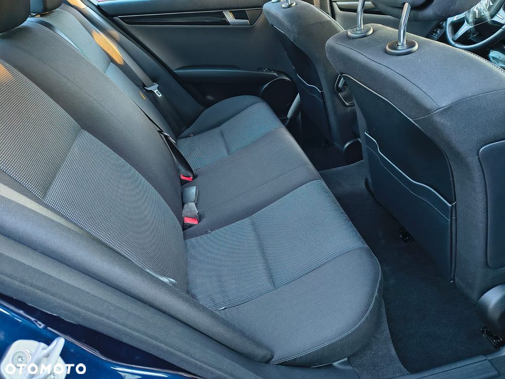 Mercedes-Benz Klasa C 180 CGI BlueEFFICIENCY - 20