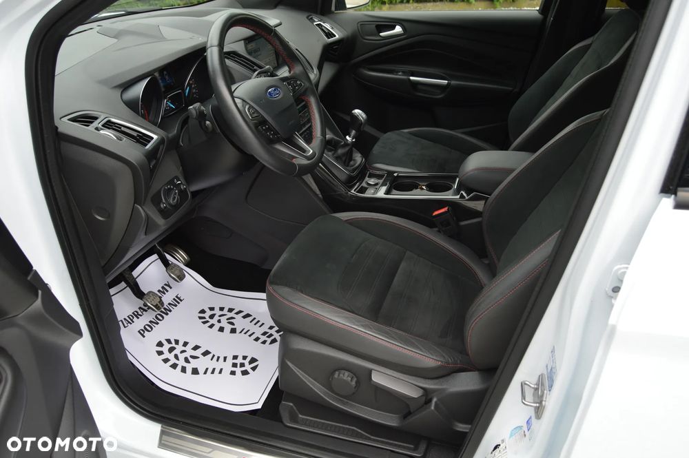 Ford Kuga 1.5 EcoBoost 2x4 ST-Line - 28