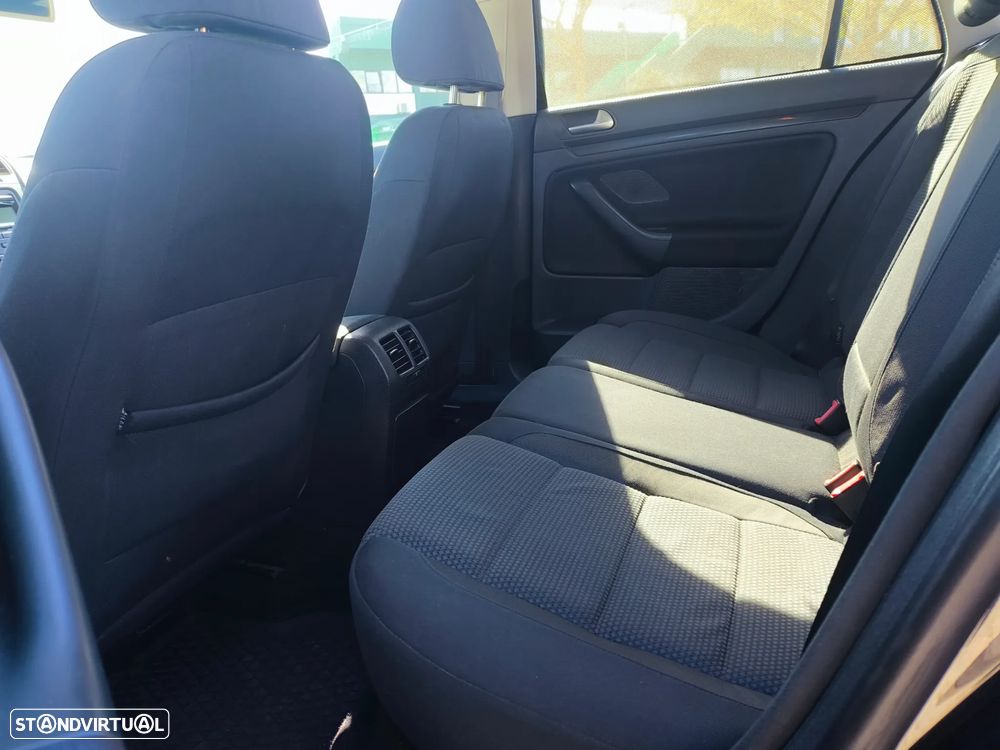 VW Golf Variant 1.6 TDi Confortline - 9