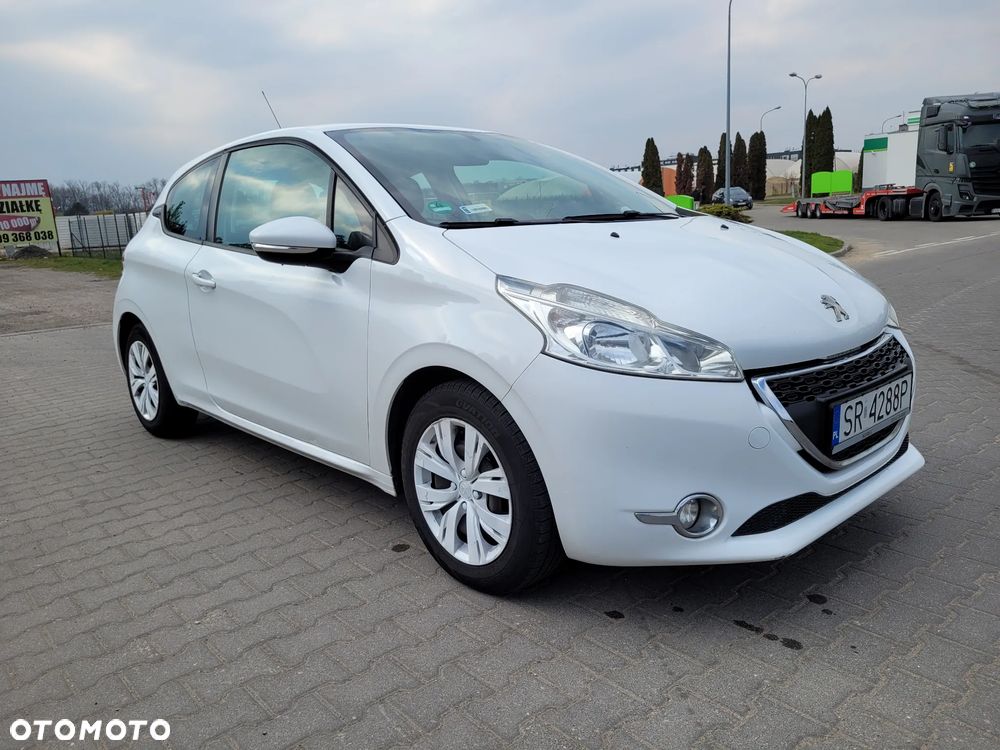 Peugeot 208 - 2