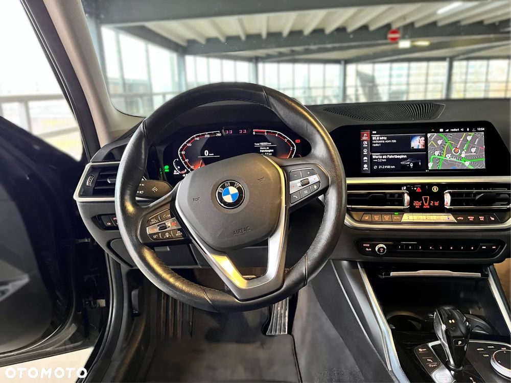 BMW Seria 3 320d xDrive Advantage - 10