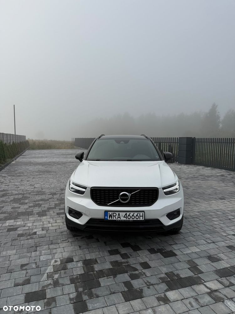 Volvo XC 40 T4 AWD R-Design - 1