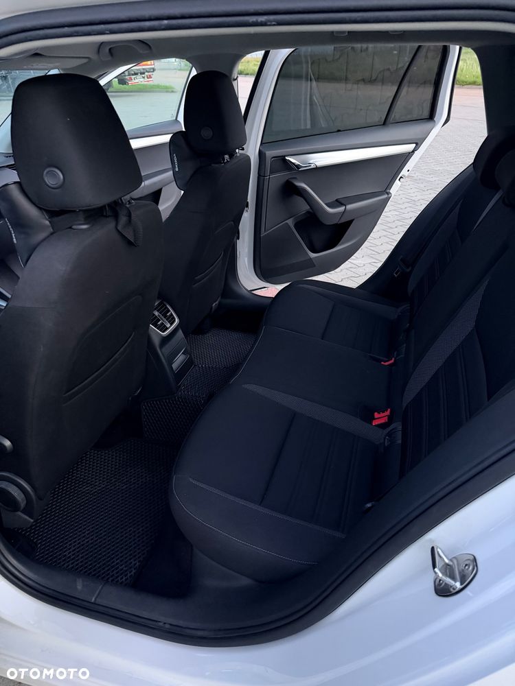 Skoda Octavia 2.0 TDI Clever DSG - 7
