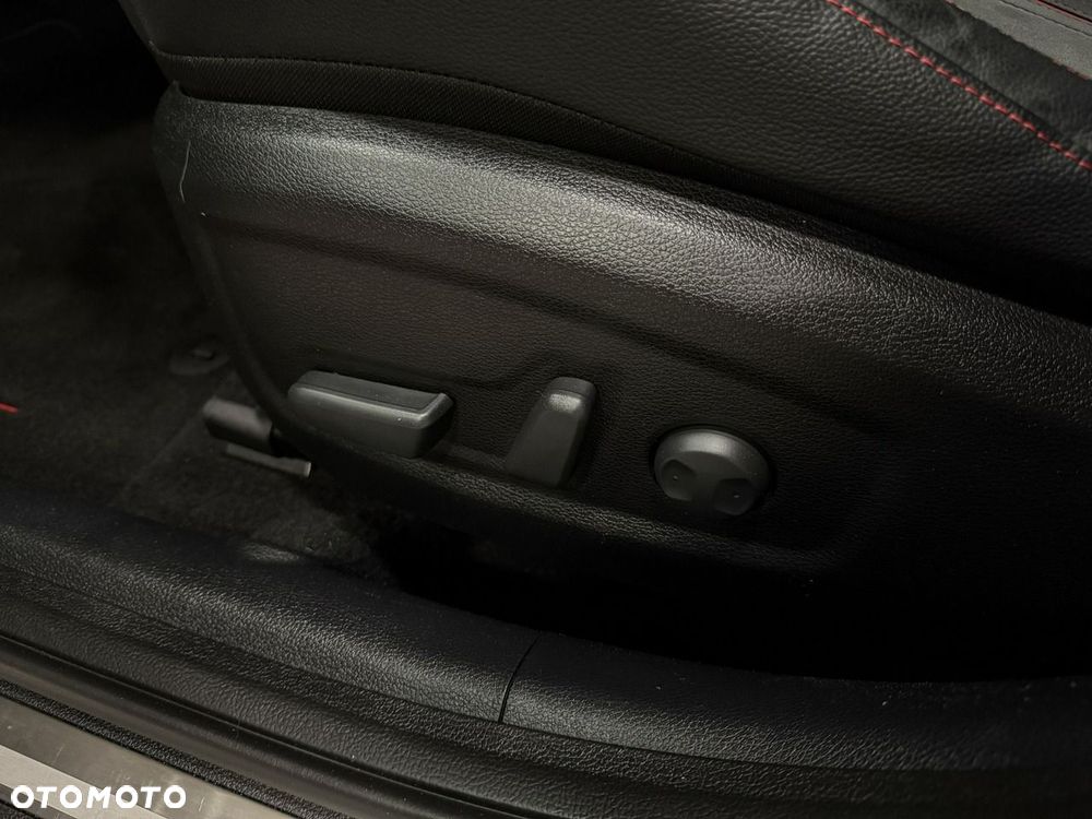 Kia ProCeed 1.6 T-GDI GT DCT - 19