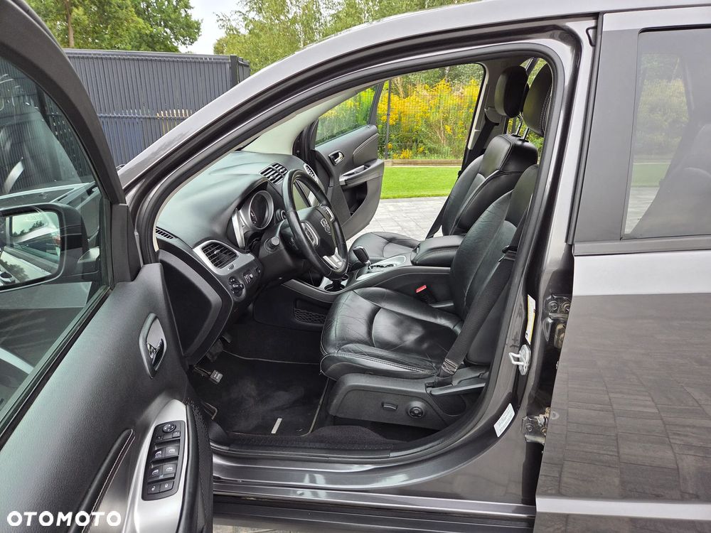 Dodge Journey - 32