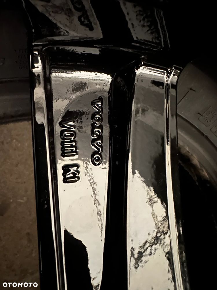 Volvo XC 90 XC 60 8J x 19 ET 42,5 4szt Felgi 31471604 31423021 - 4