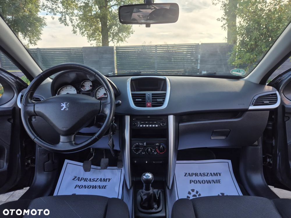 Peugeot 207 2008 photo 5