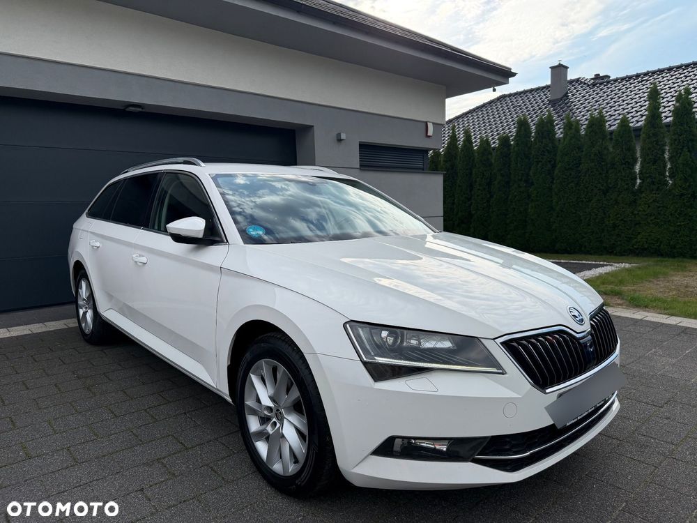 Skoda Superb 2.0 TDI Premium Edition - 4