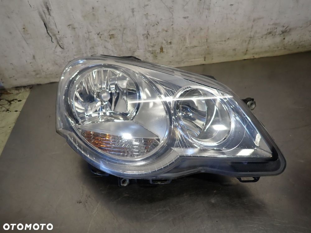 LAMPA PRAWA PRZEDNIA VOLKSWAGEN POLO IV LIFT - 1