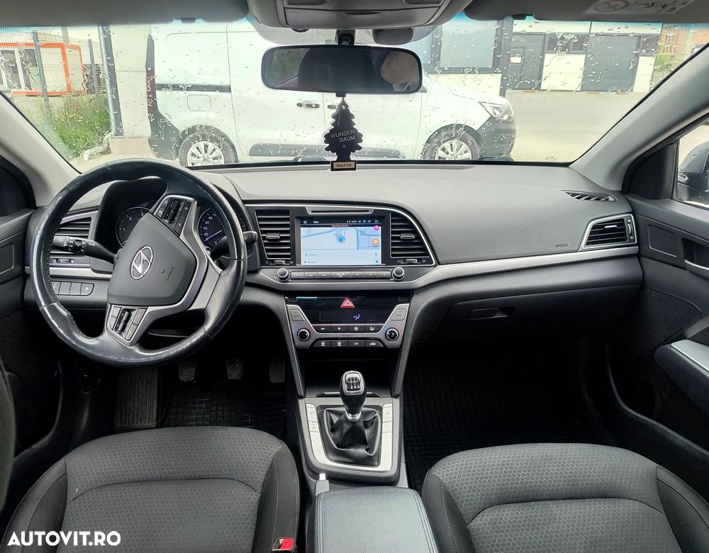 Hyundai Elantra 1.6 CRDI Highway - 14