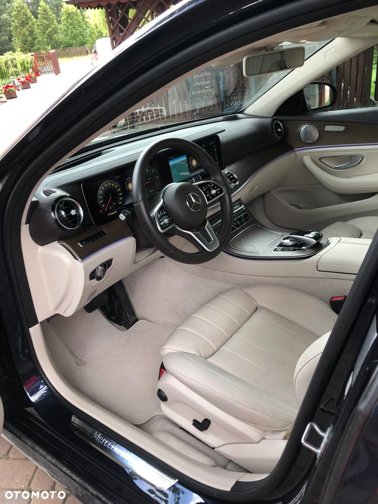 Mercedes-Benz Klasa E 220 d 4-Matic 9G-TRONIC - 8