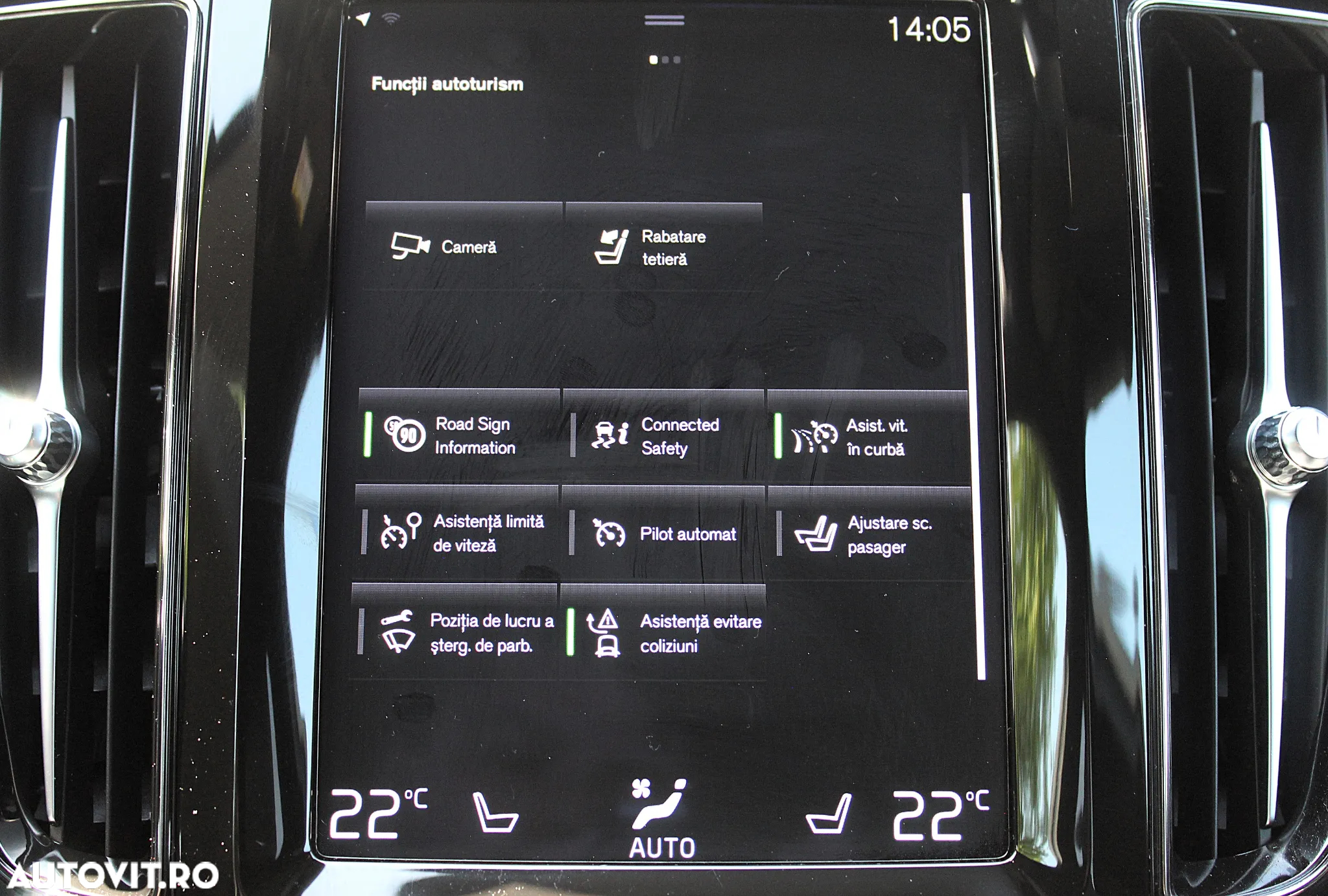 Volvo XC 60 B4 MHEV AWD R-Design - 23