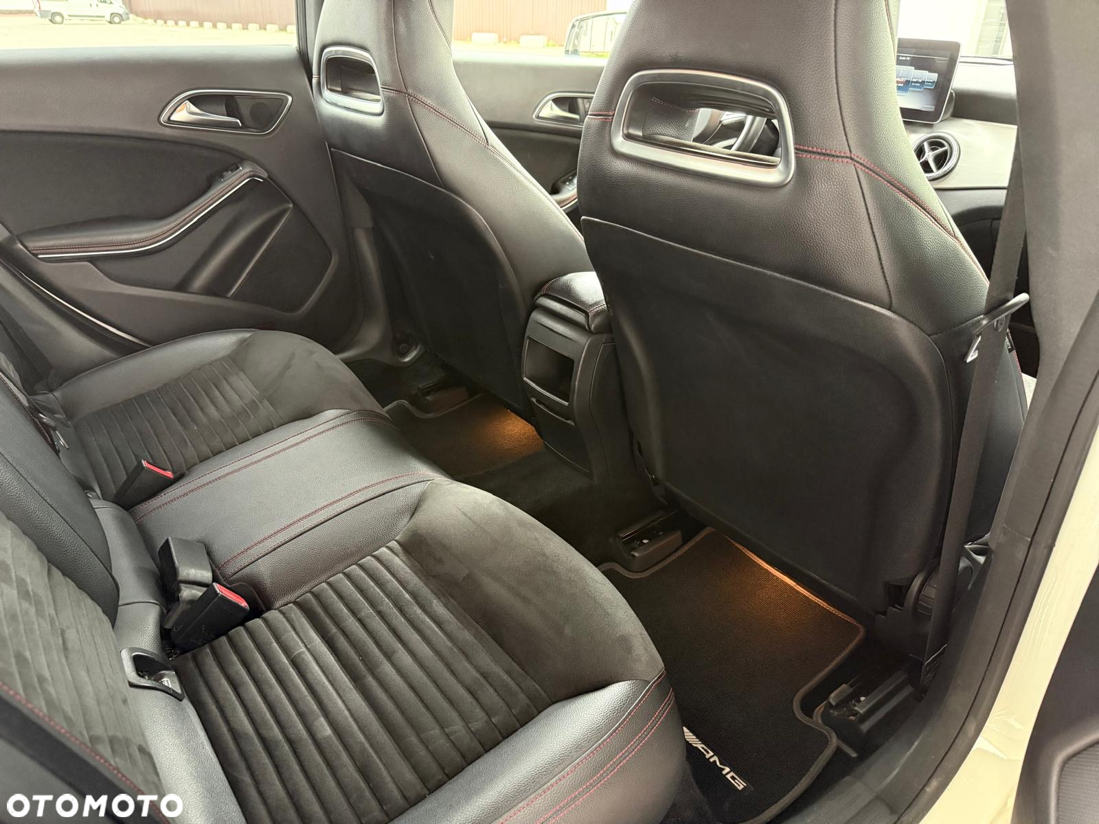 Mercedes-Benz CLA 200 7G-DCT AMG Line - 13