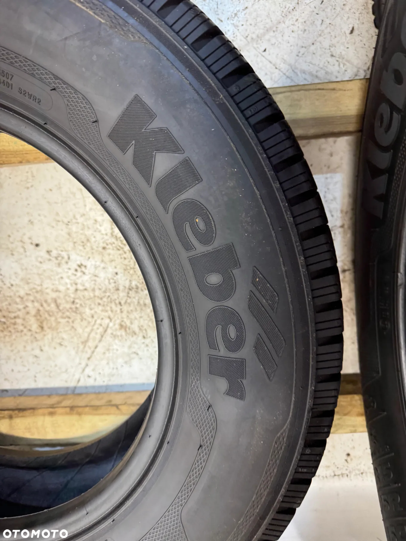 G-2869 215/7516C 116/114R KLEBER TRANSLAP 2 - 4