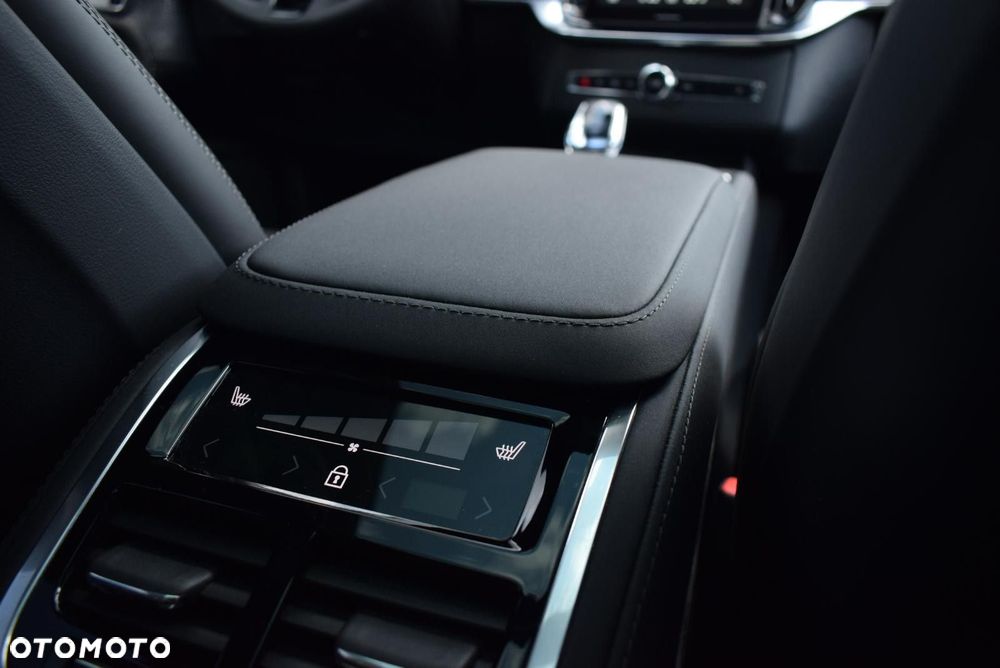 Volvo XC 90 - 22