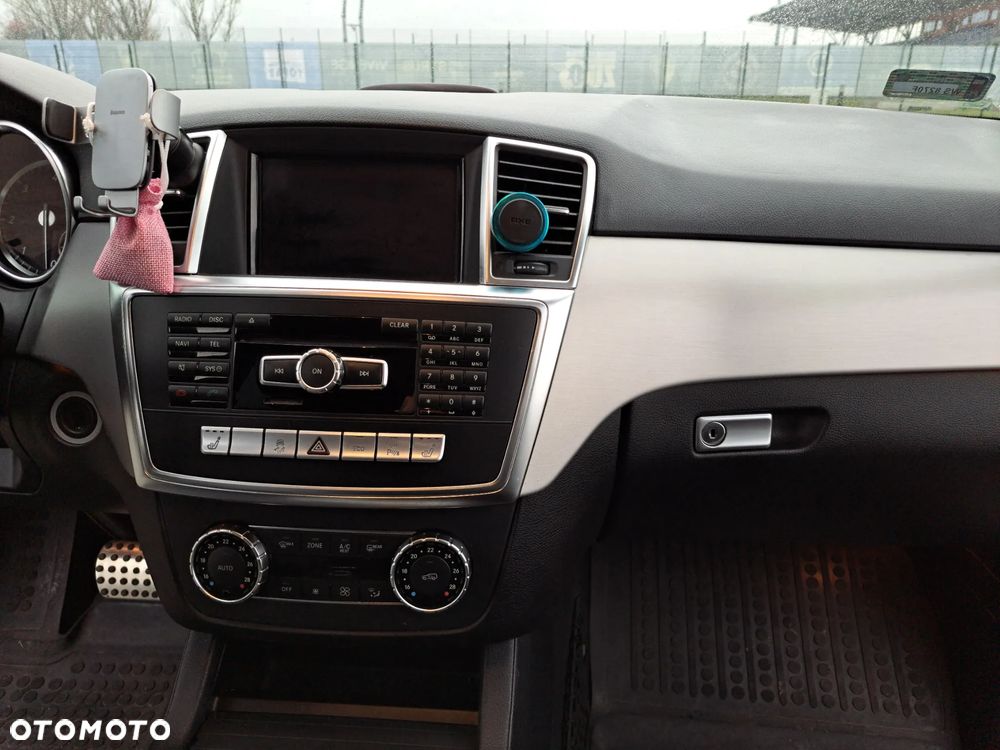 Mercedes-Benz ML 350 BlueTEC 4-Matic - 13