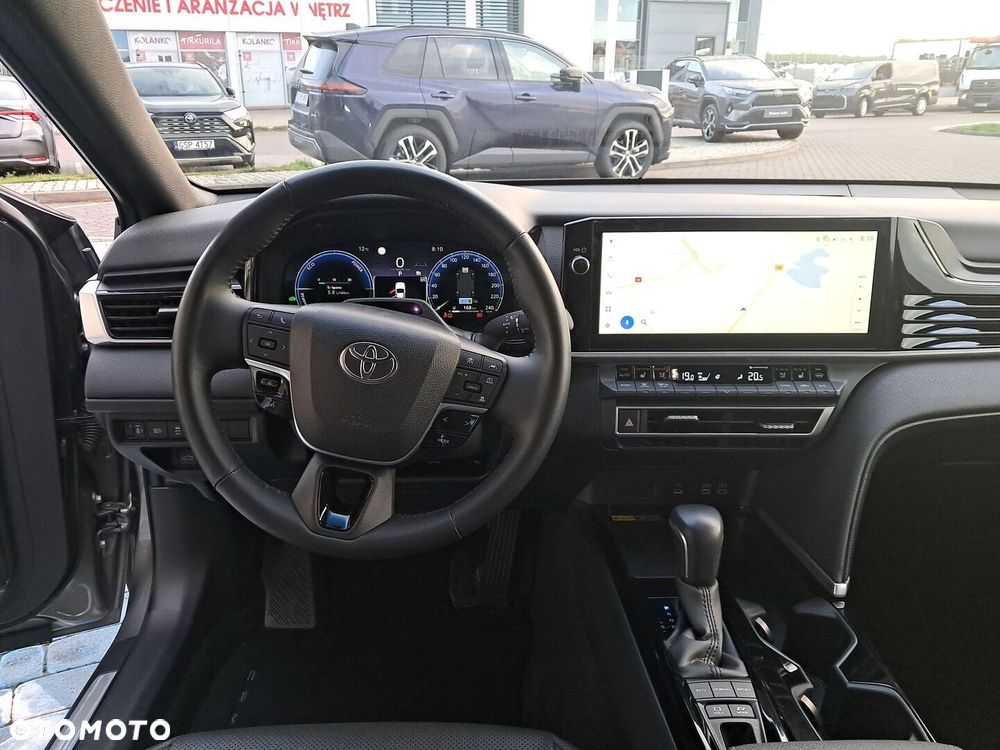 Toyota Camry - 28