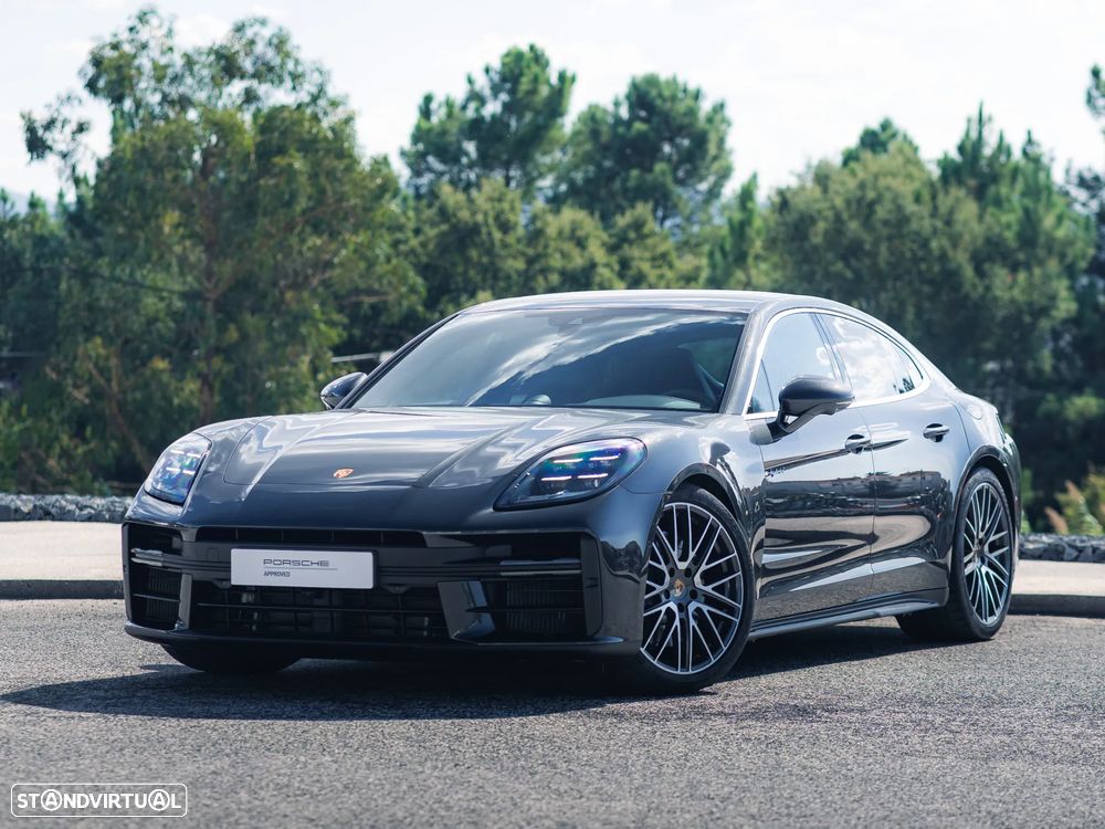 Porsche Panamera 4 E-Hybrid - 1