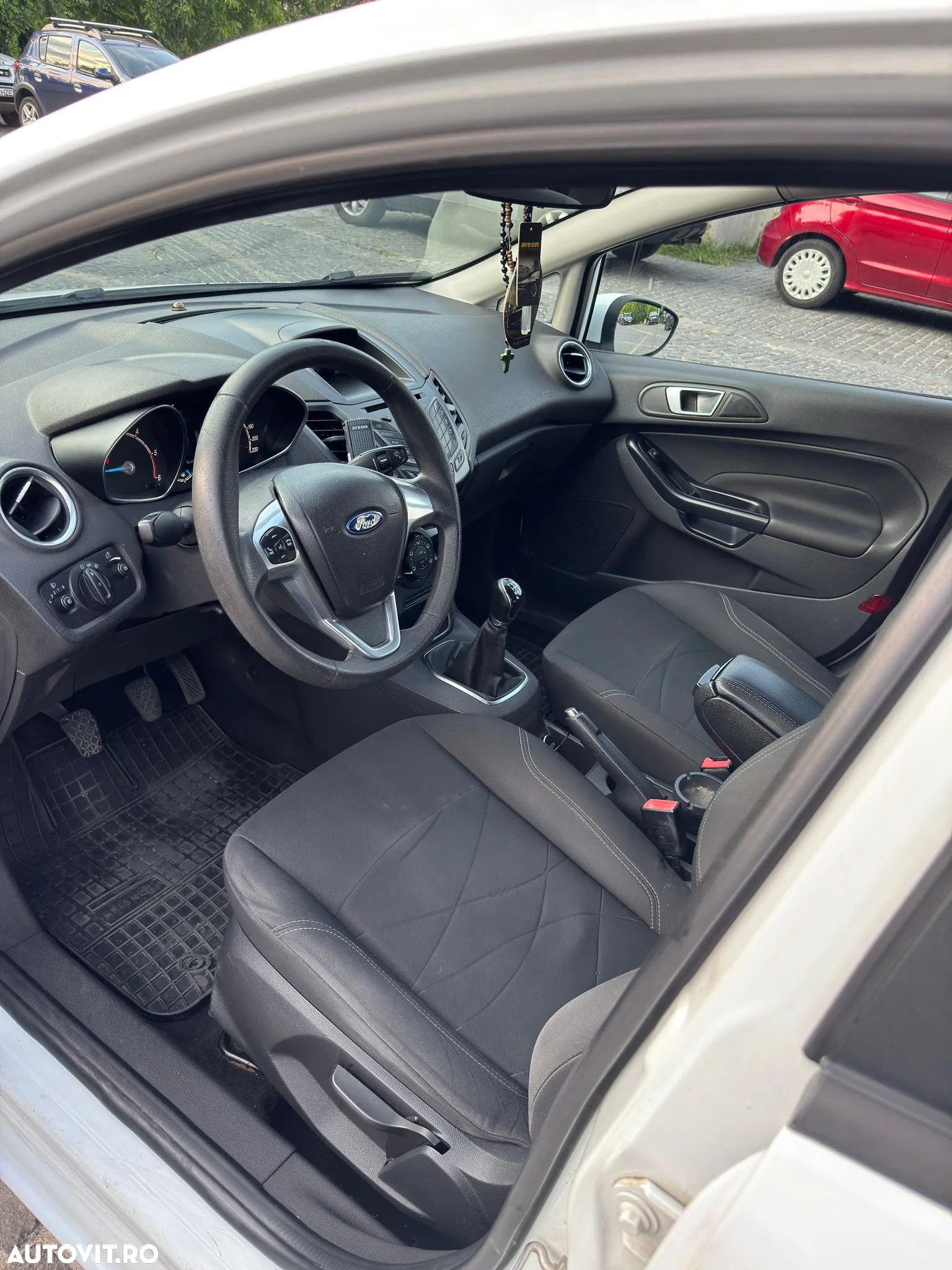 Ford Fiesta - 12