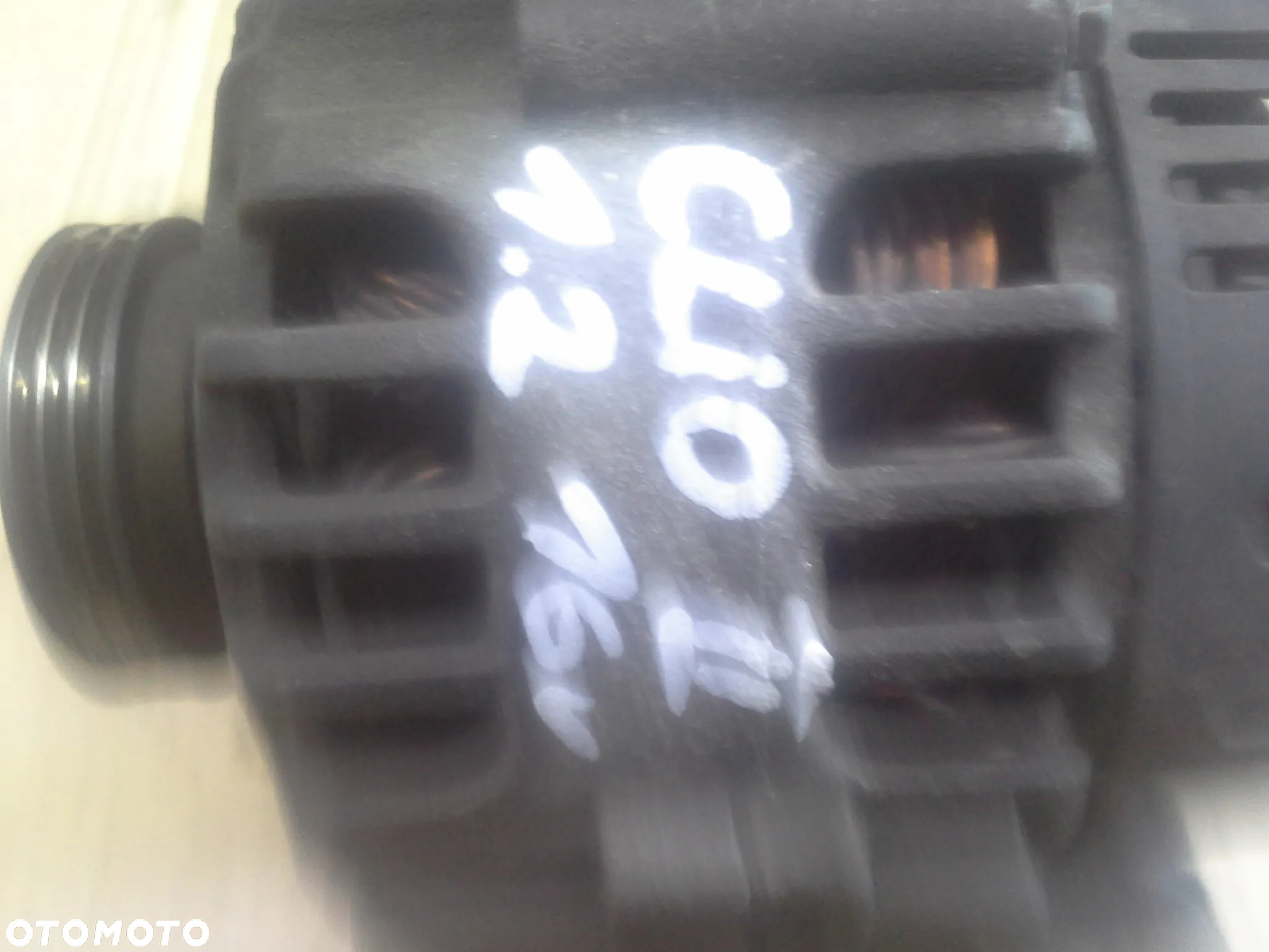 Renault Clio Kangoo Thalia 1.2 16V alternator Valeo 95A  7700437090  SG9B035  25424220 - 3