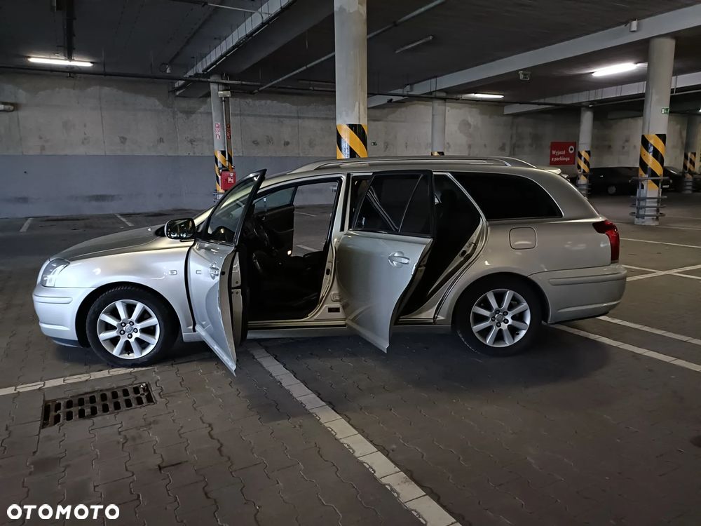 Toyota Avensis 2.0 D-4D Luna - 6