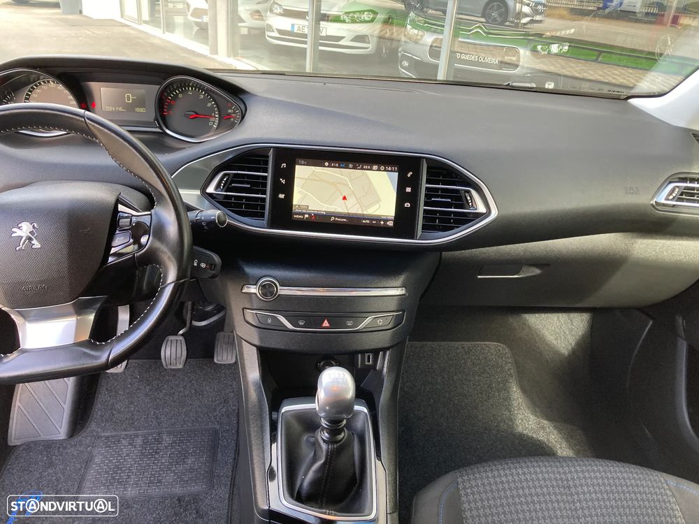 Peugeot 308 1.2 PureTech Style - 18