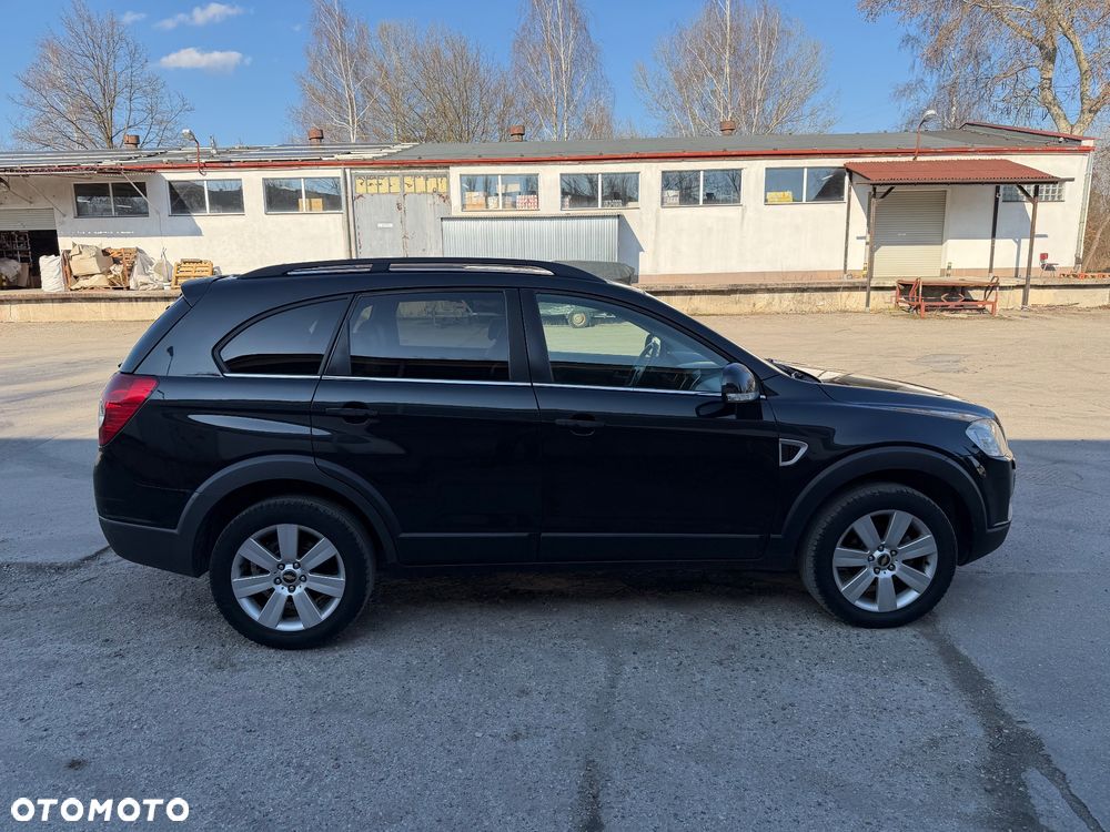 Chevrolet Captiva 2.0 4WD 7 Sitzer Automatik LT Exclusive - 3