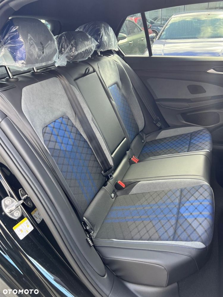 Volkswagen Golf - 6