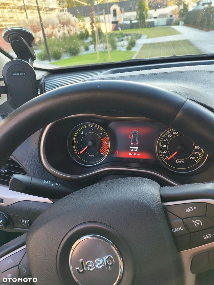 Jeep Cherokee - 11