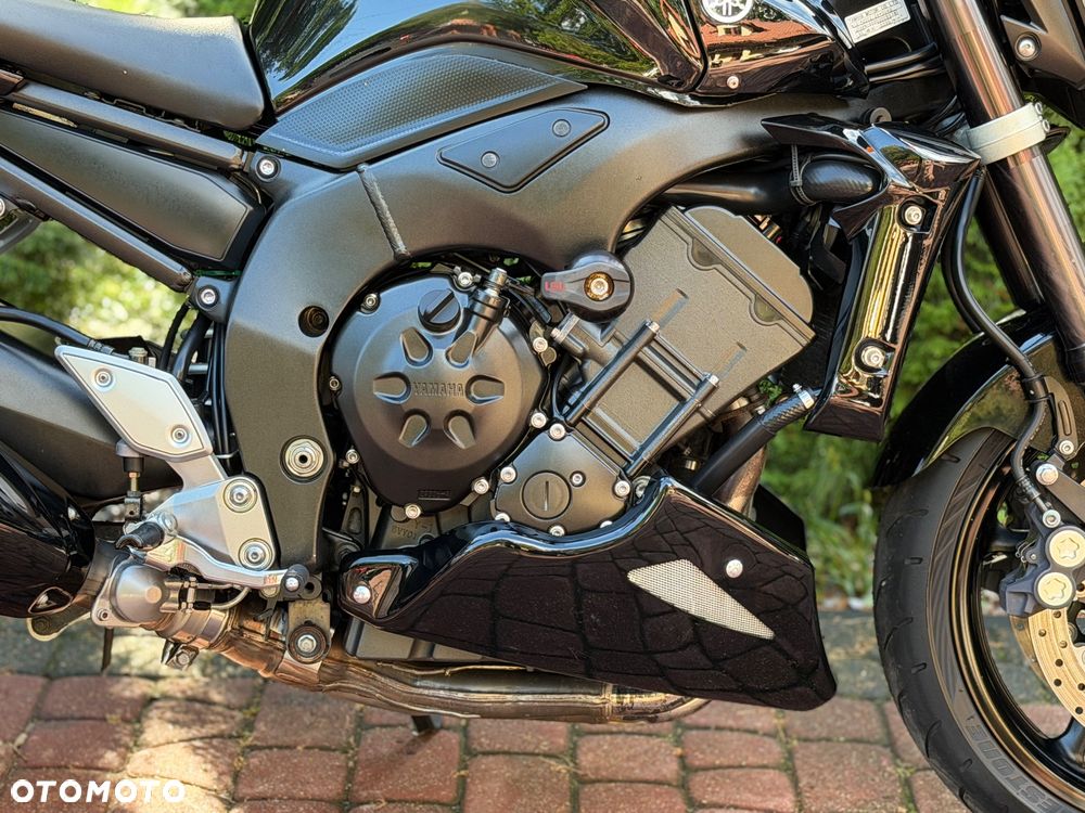 Yamaha FZ - 13