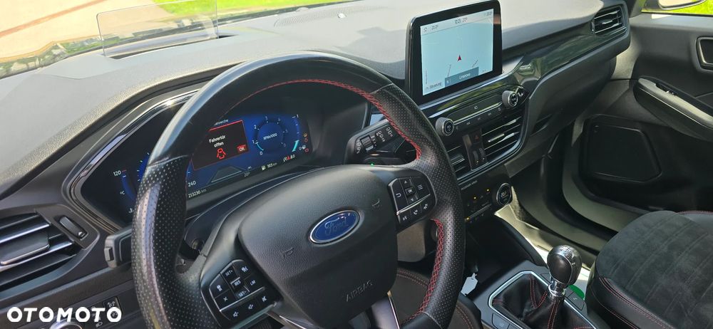 Ford Kuga 2.0 TDCi 2x4 ST-Line - 35
