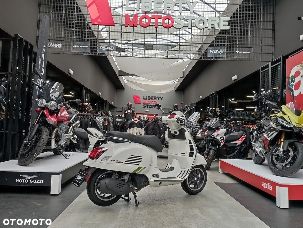 Vespa GTS - 7