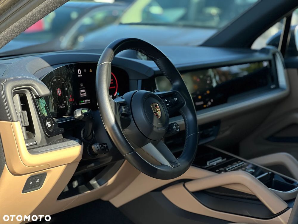 Porsche Cayenne - 16