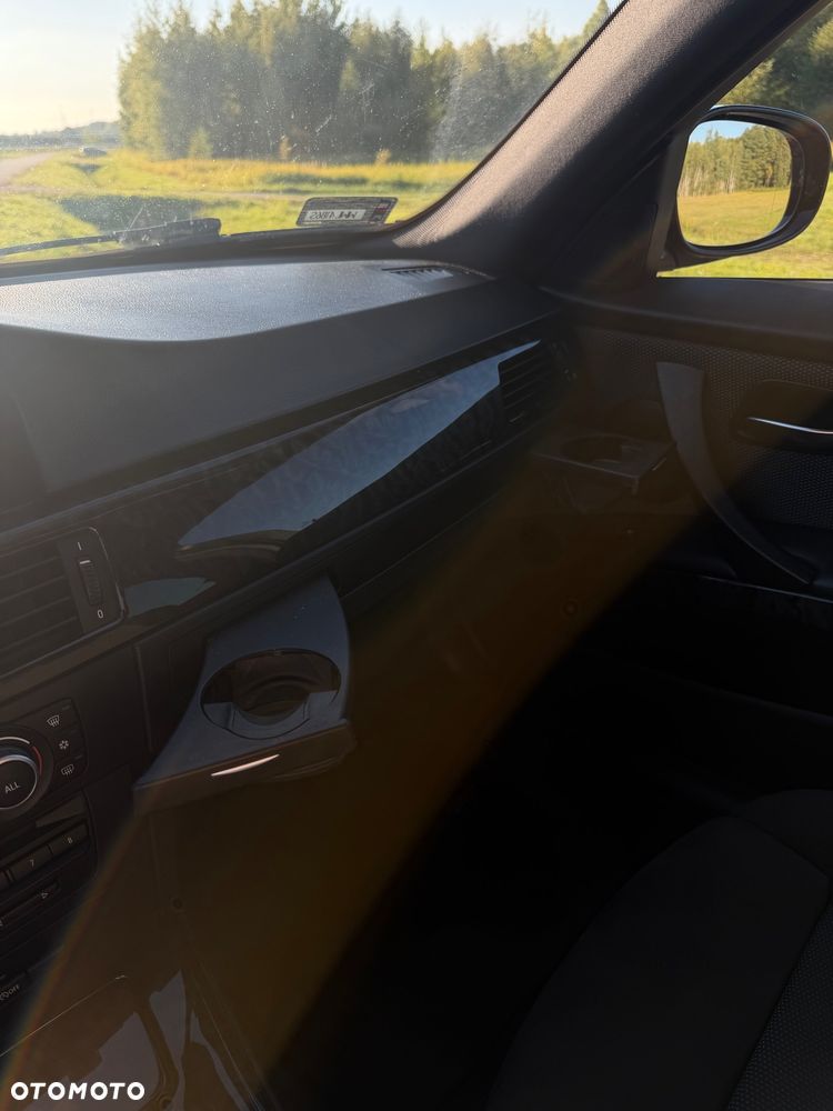 BMW Seria 3 320i - 10