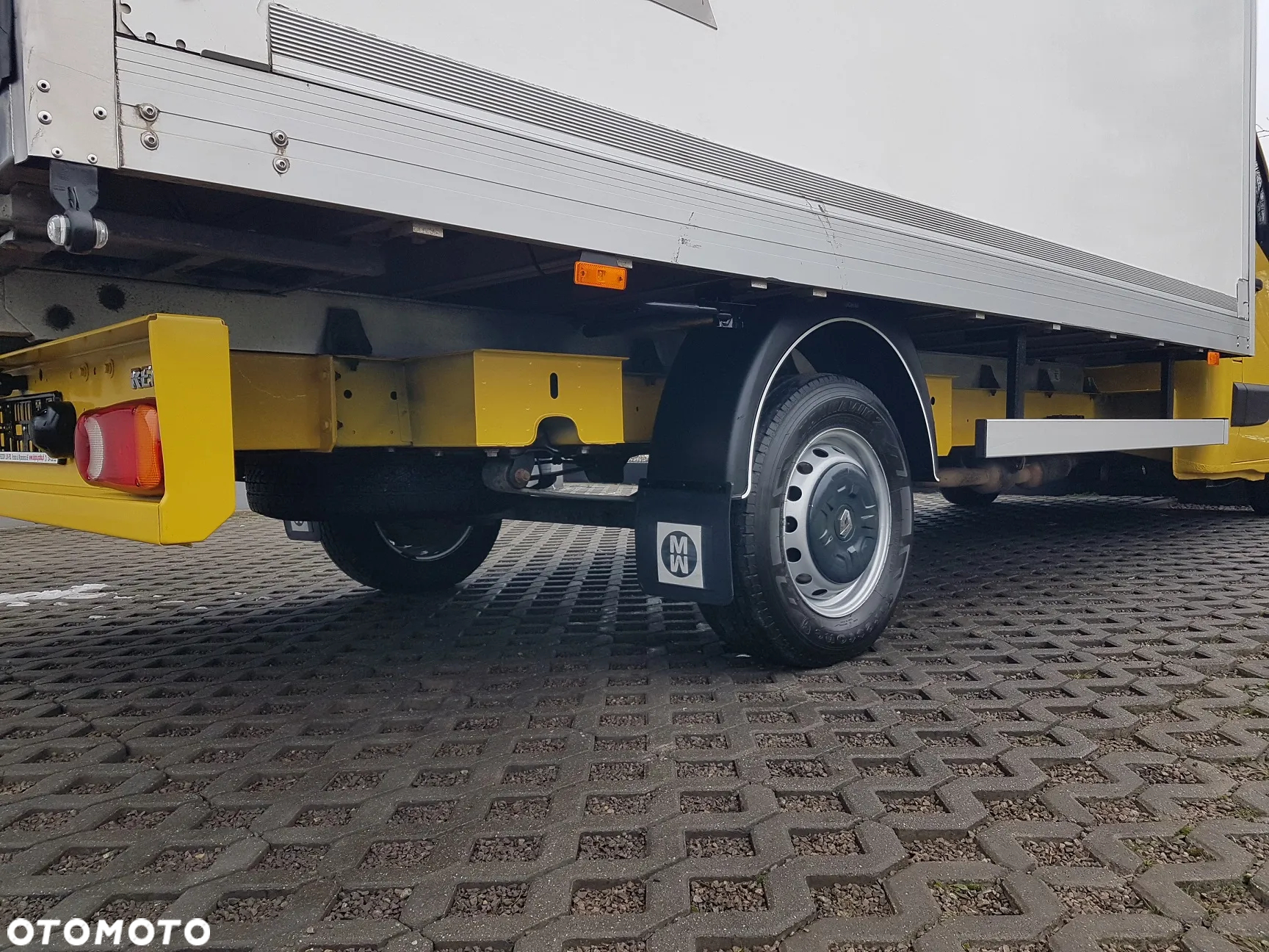 Renault MASTER KONTENER 8EP 4,21x2,23x2,22 KLIMA KRAJOWY MANUAL  6-BIEGÓW - 17