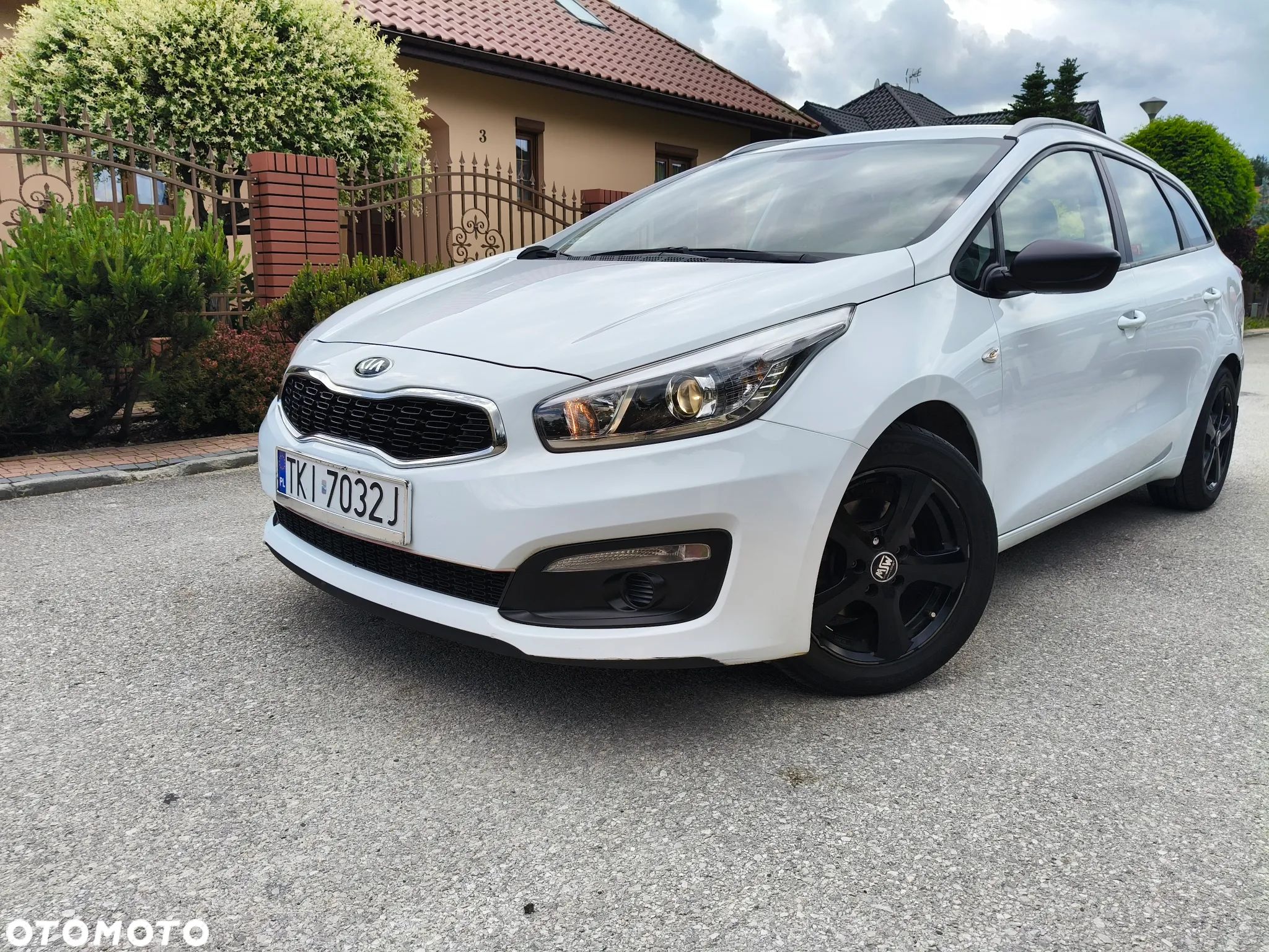 Kia Ceed Cee'd 1.4 CRDi M - 1