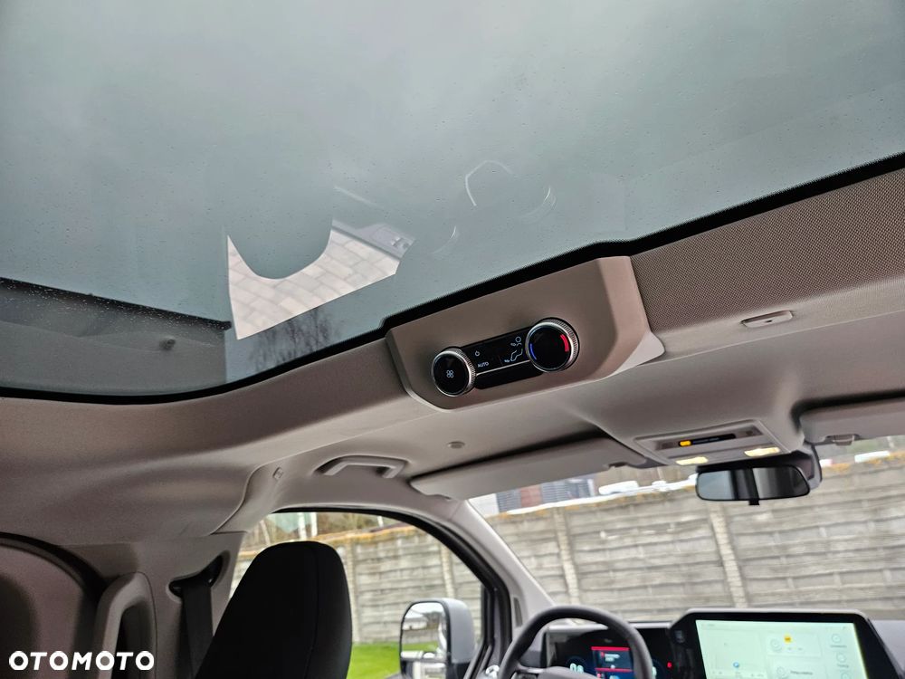 Ford Tourneo Custom 2.0 EcoBlue 320 L2 Titanium - 18