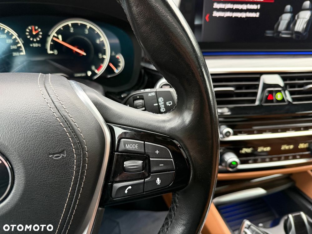 BMW Seria 5 520d Luxury Line - 30