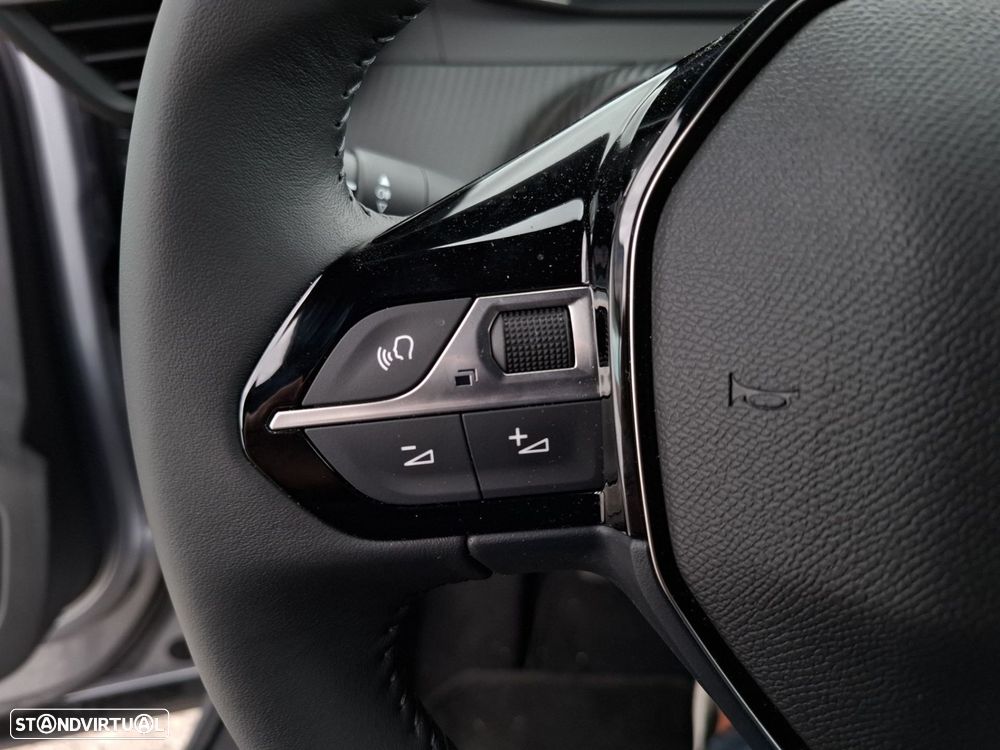 Peugeot 2008 1.2 Hybrid Allure e-DCS6 - 16