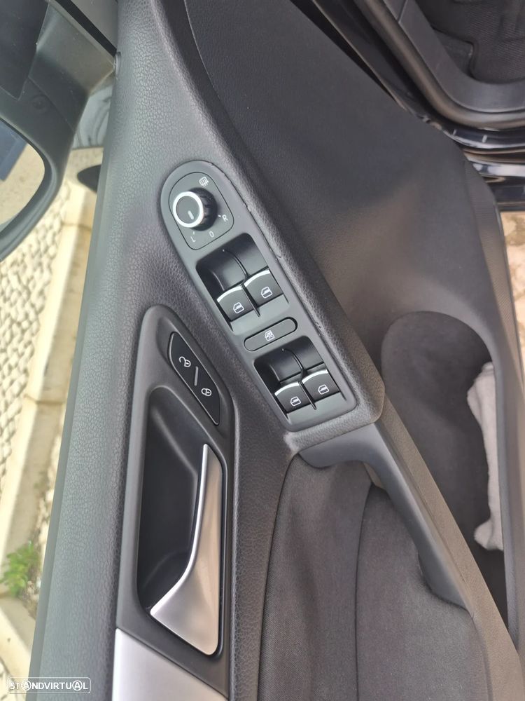 VW Golf 1.6 TDi Highline DSG - 13