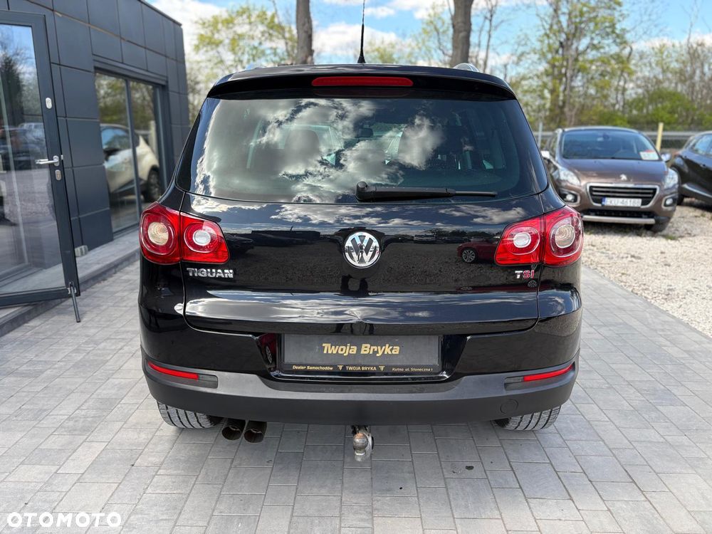 Volkswagen Tiguan - 8