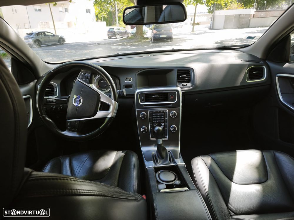 Volvo V60 1.6 D2 Drive Momentum Start/Stop - 5
