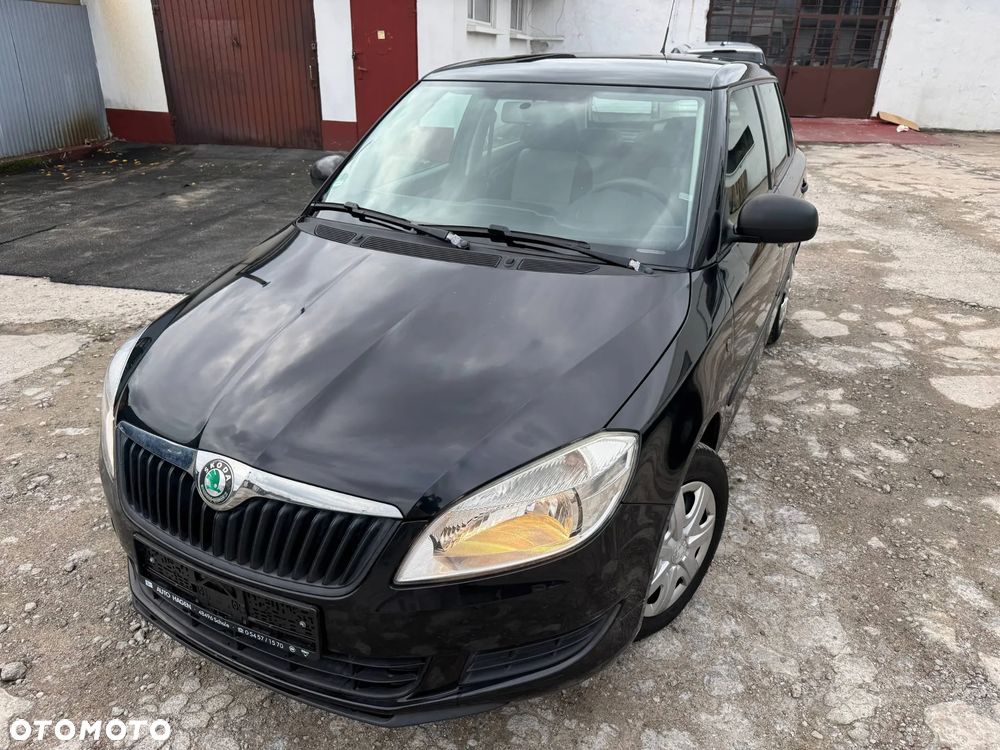 Skoda Fabia 2010 photo 4