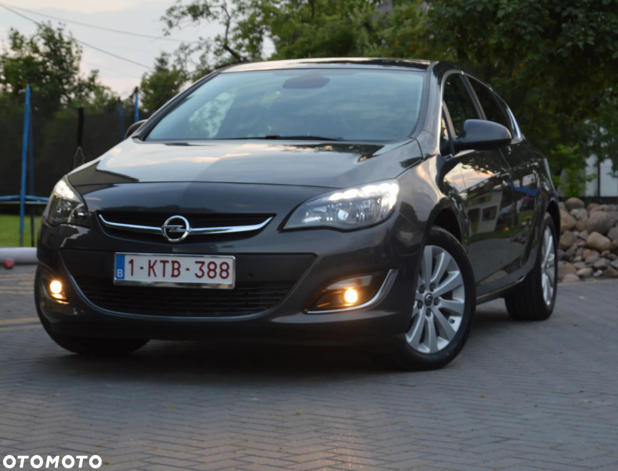 Opel Astra IV 1.6 CDTI Cosmo - 2