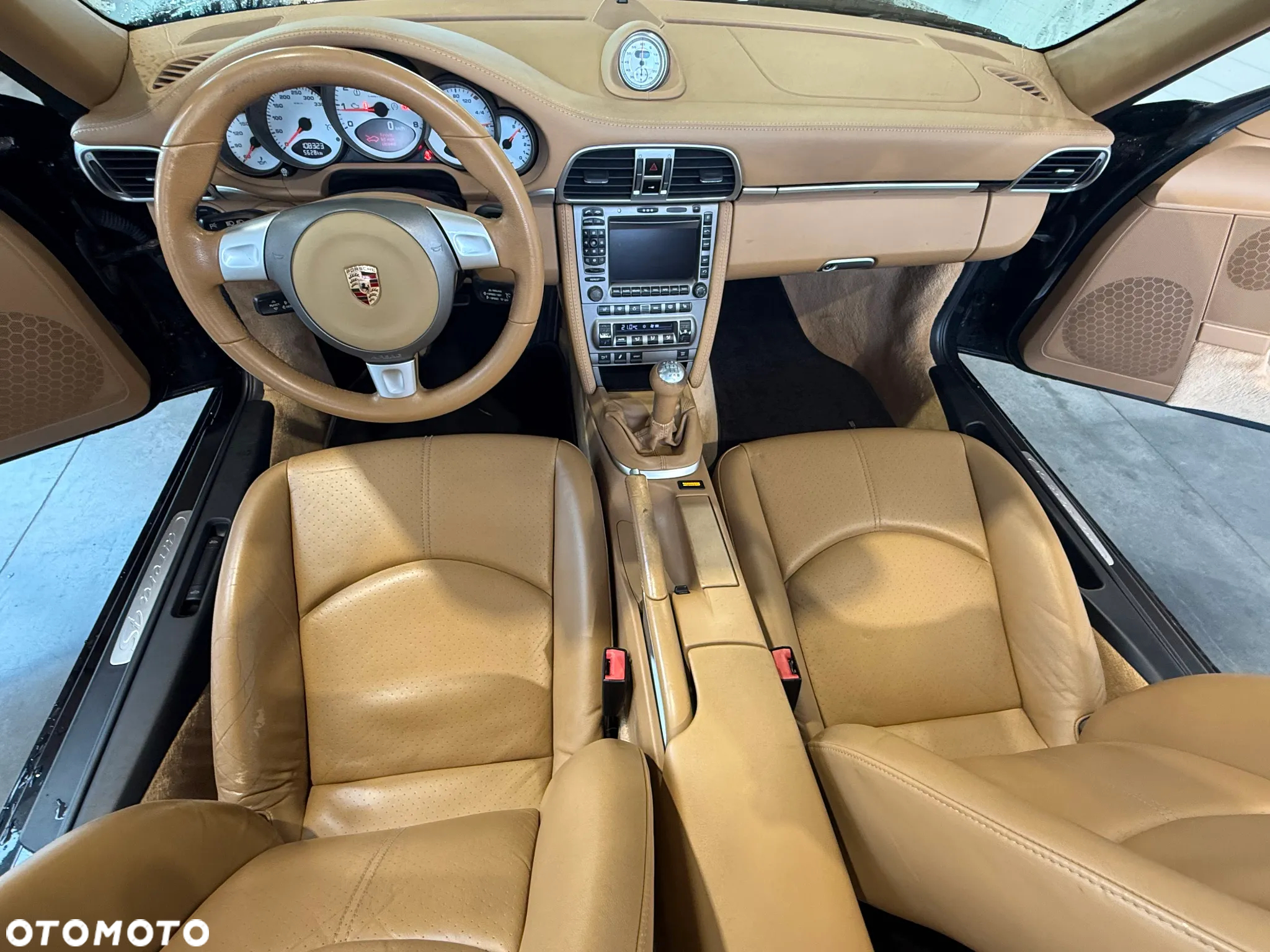 Porsche 911 Carrera 4 S Cabriolet - 16