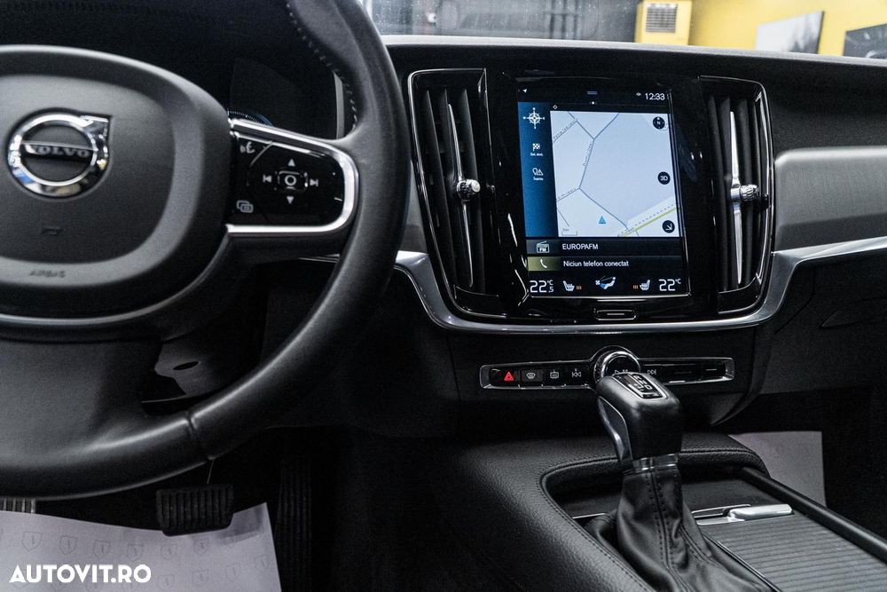 Volvo S90 D4 Geartronic Momentum Pro - 33