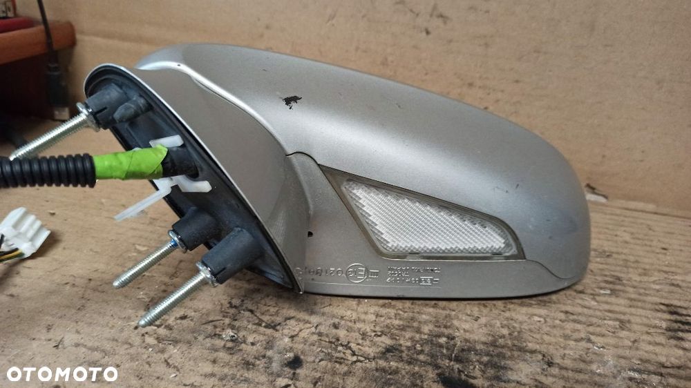 #LUSTERKO  LEWE 9 PIN LEXUS IS220 SREBRNY 1G1  PODŚWIETLANE - 4